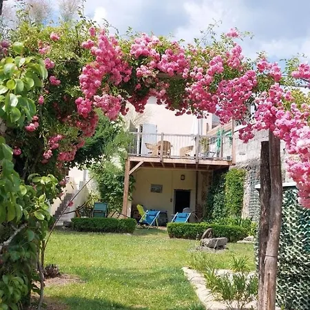 Logis Des Fees, Spa, Piscine Et Jardin 펜션 Bauge-en-Anjou